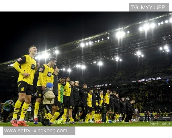 四字足球明星盘点：那些在绿茵场上闪耀的传奇人物与他们的辉煌成就